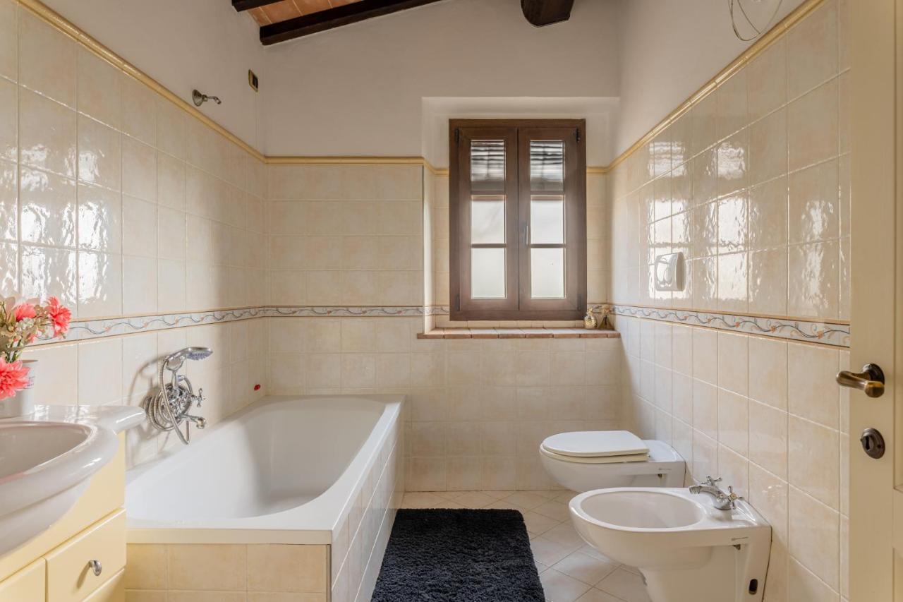 Casa Vecchia Rooms And Parking Gambassi Terme Εξωτερικό φωτογραφία