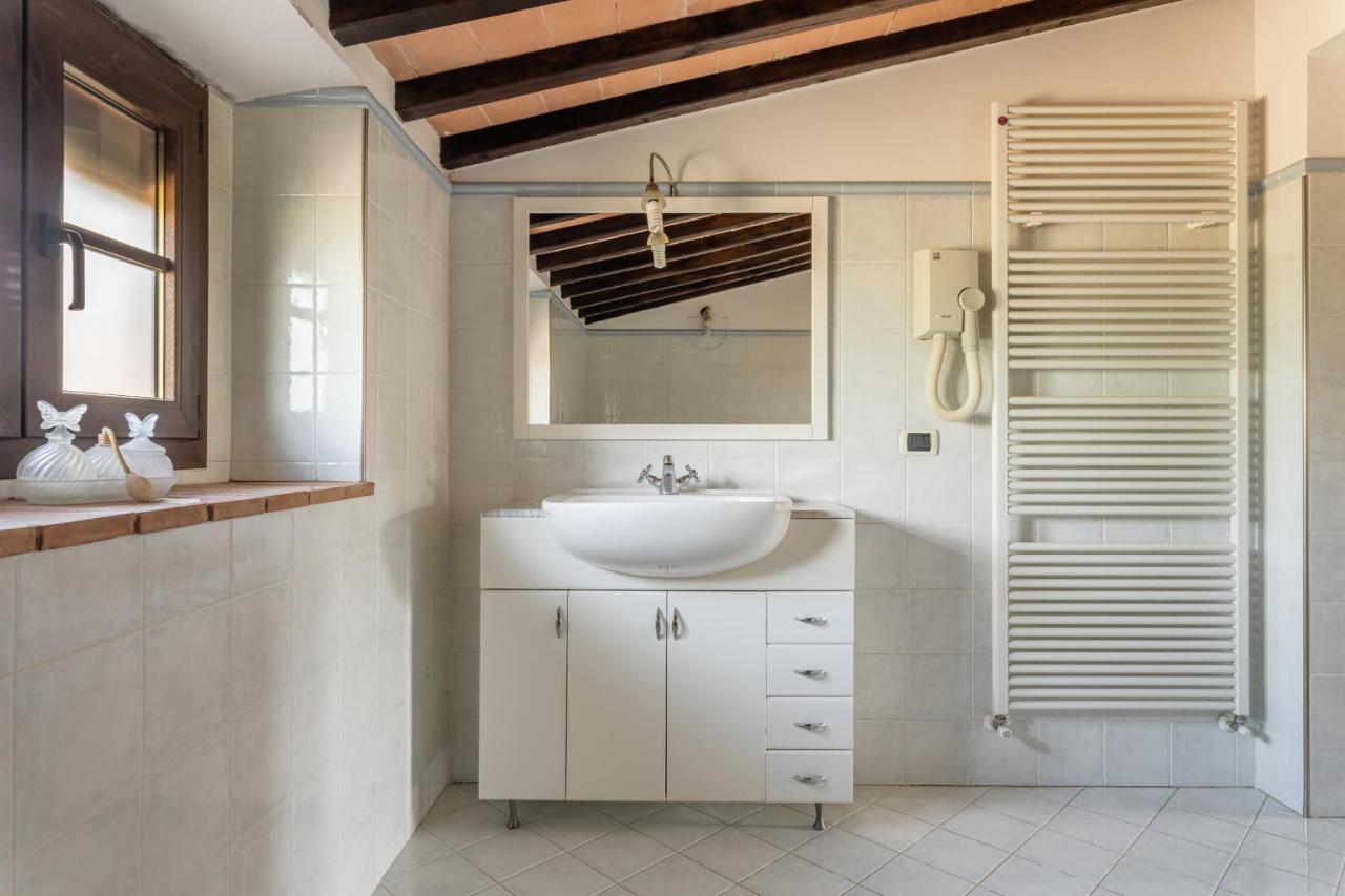 Casa Vecchia Rooms And Parking Gambassi Terme Εξωτερικό φωτογραφία